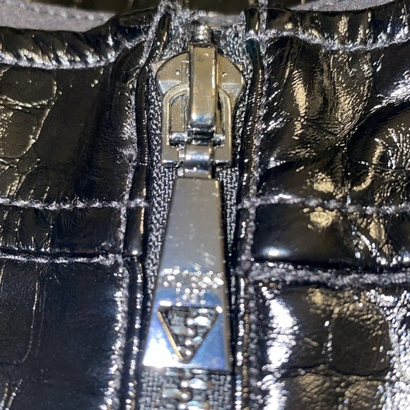 Guess Maleka Mini Croc-Embossed Faux-Leather Skirt. Size Large. Lined. Black - Picture 6 of 16